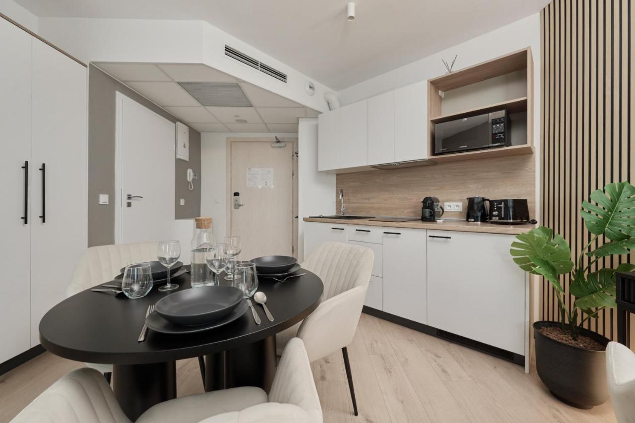 Wroclavia Apartments Dyrekcyjna By Noclegi Renters Wrocław Buitenkant foto