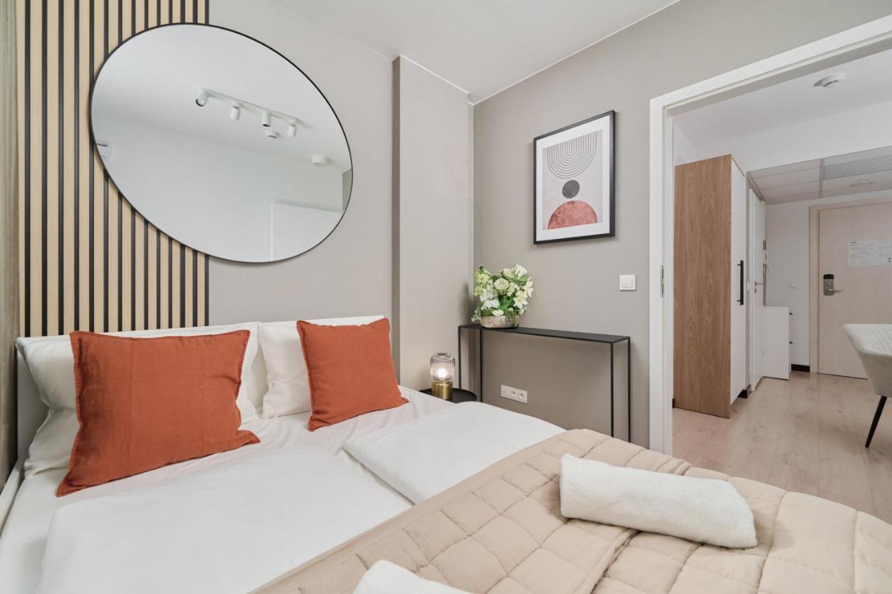 Wroclavia Apartments Dyrekcyjna By Noclegi Renters Wrocław Buitenkant foto